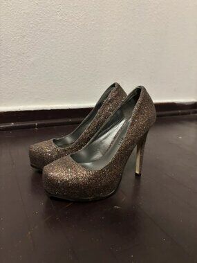 Steve Madden Shiny “tribalera” heels